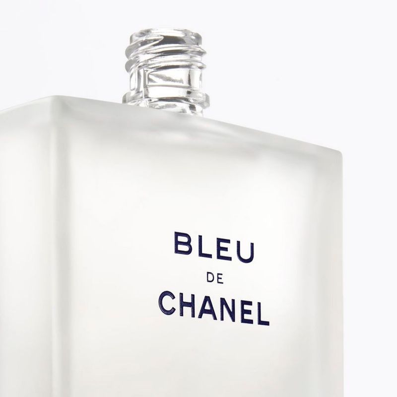 Bleu De Chanel Model 2025